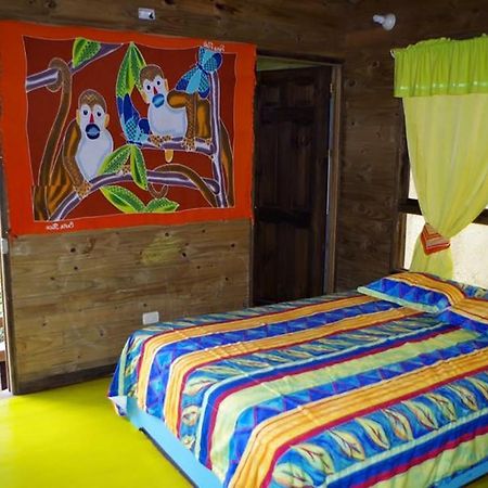 Wood House Hostel La Fortuna Dış mekan fotoğraf