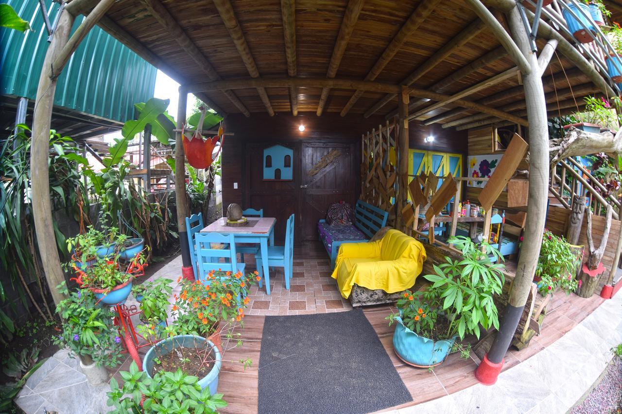 Wood House Hostel La Fortuna Dış mekan fotoğraf