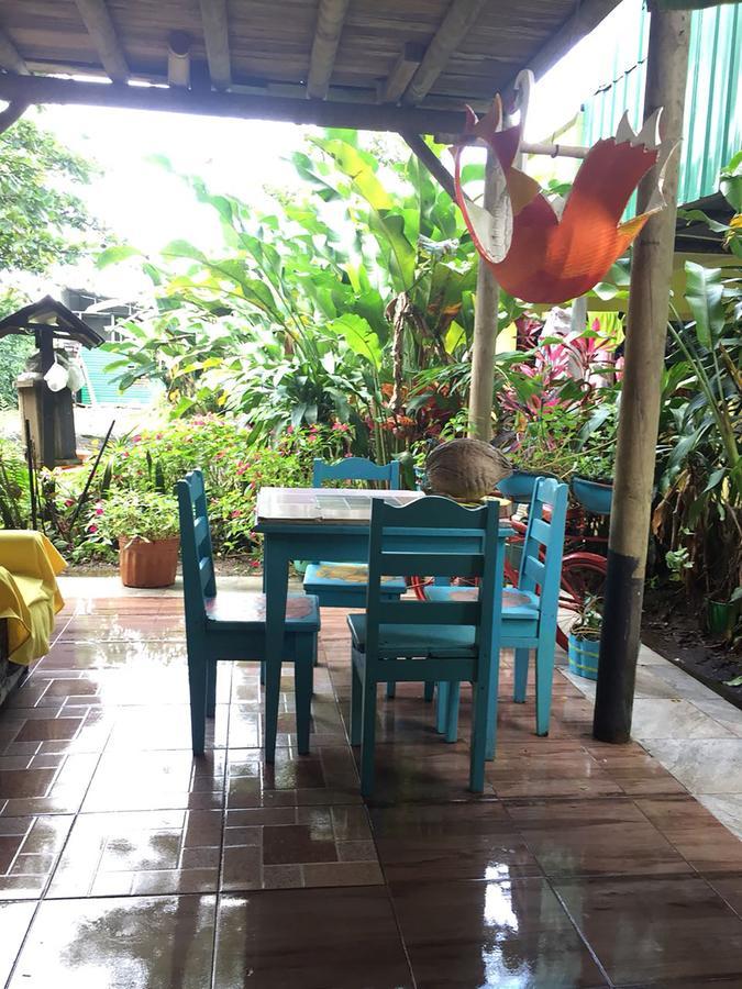Wood House Hostel La Fortuna Dış mekan fotoğraf
