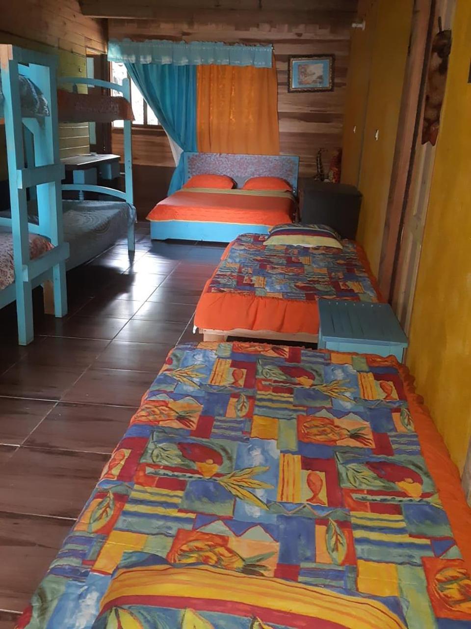 Wood House Hostel La Fortuna Dış mekan fotoğraf