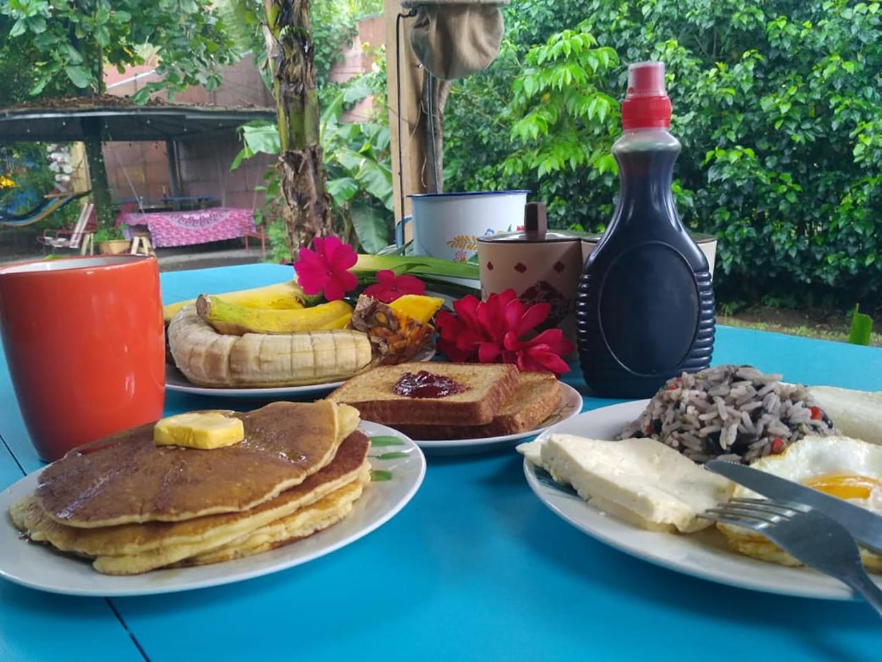 Wood House Hostel La Fortuna Dış mekan fotoğraf