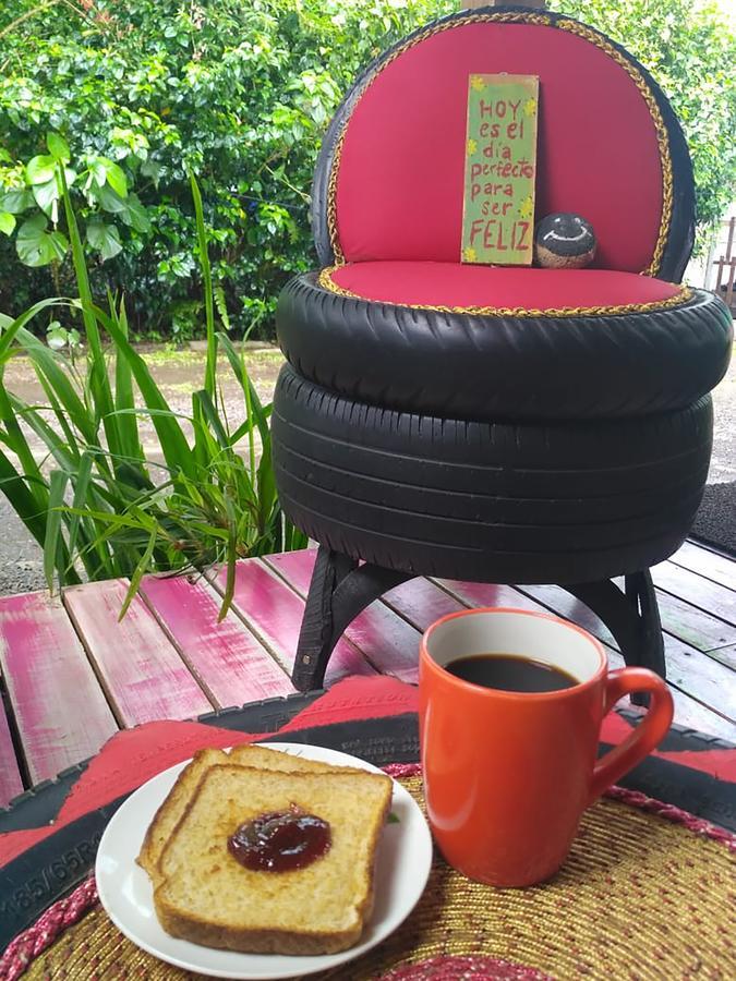 Wood House Hostel La Fortuna Dış mekan fotoğraf
